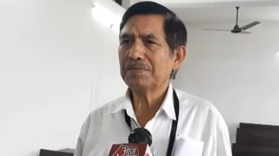सीखने की कोई उम्र नहीं होती! 65 साल की उम्र में रिटायर्ड प्रोफेसर ने शुरू की कानून की पढ़ाई